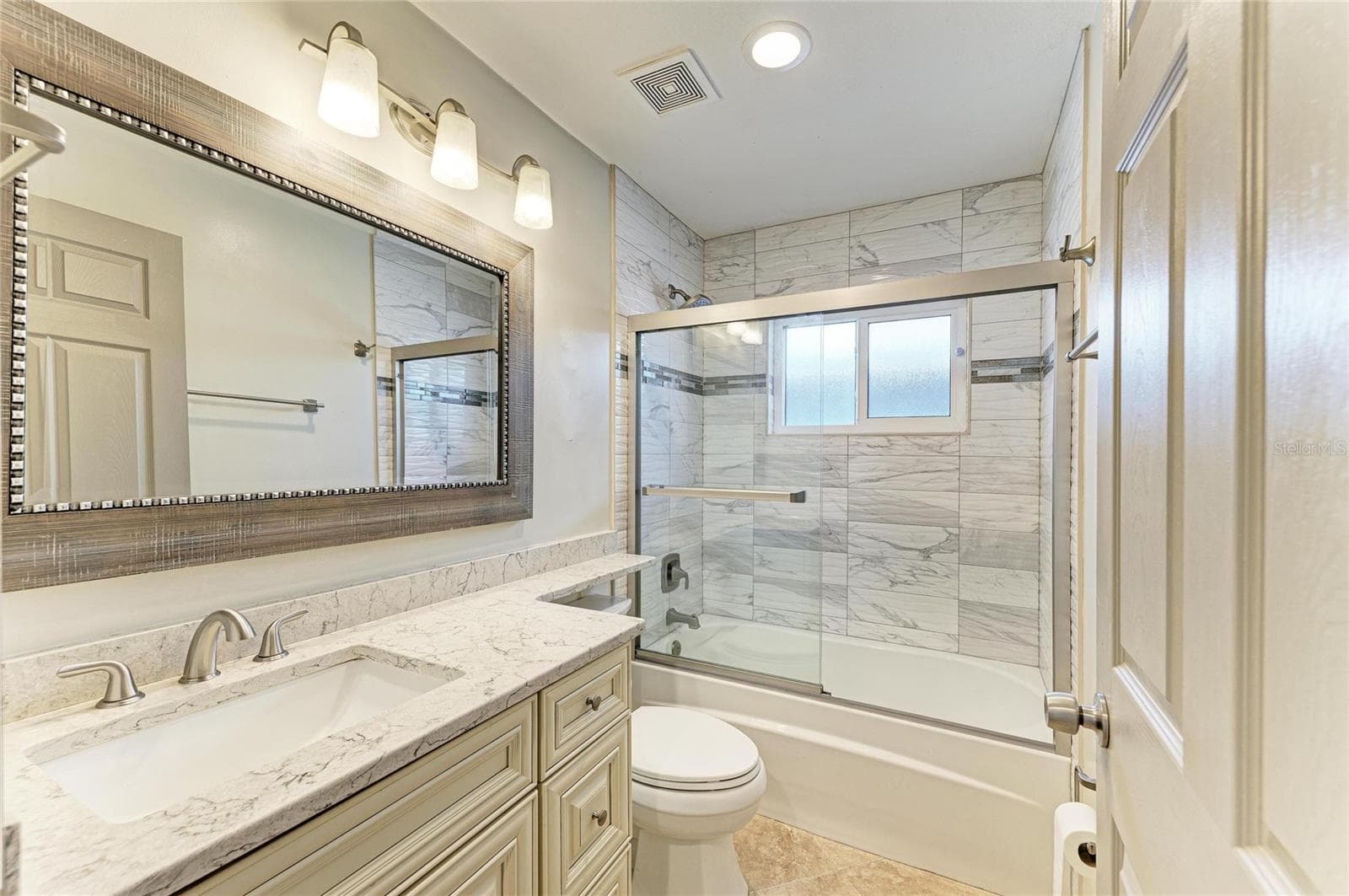 Single Family Residence at 7635 WAUCHULA RD, MYAKKA CITY, photo 11 of 27