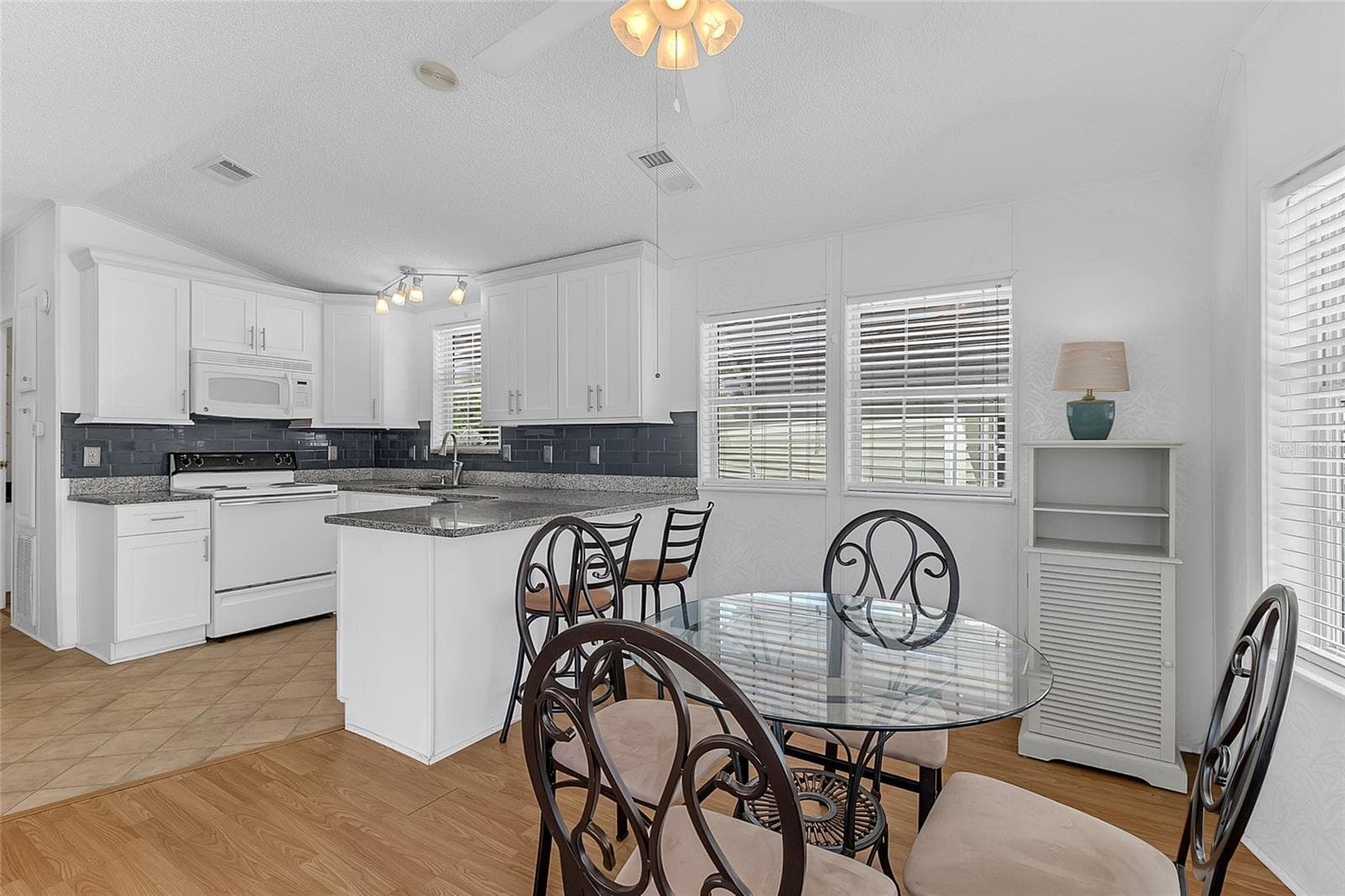 OPEN CONCEPT - 300 SKY CREST LOOP, DAVENPORT