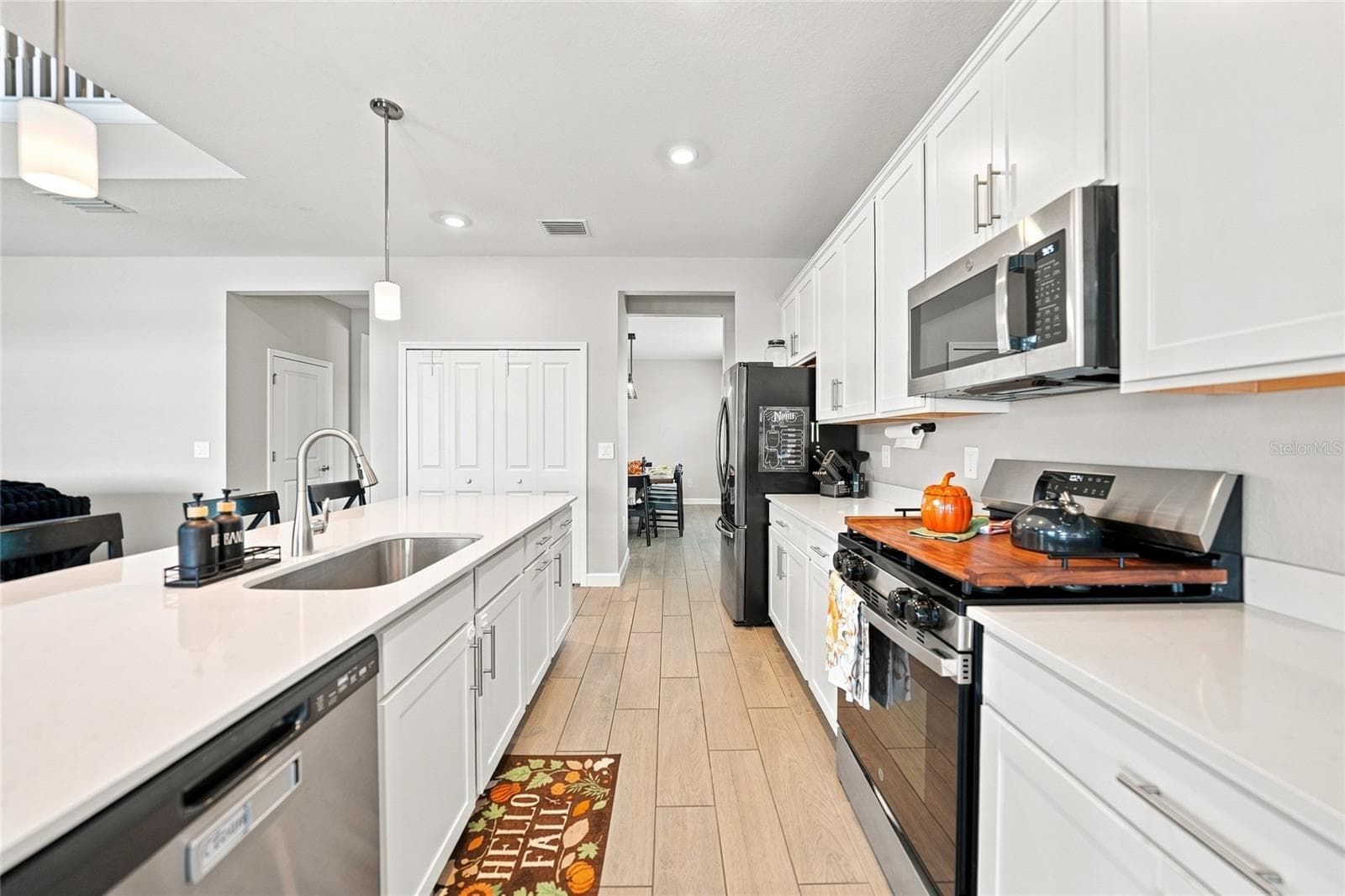 Single Family Residence at 14550 LAGOON LN, PUNTA GORDA, photo 14 of 89