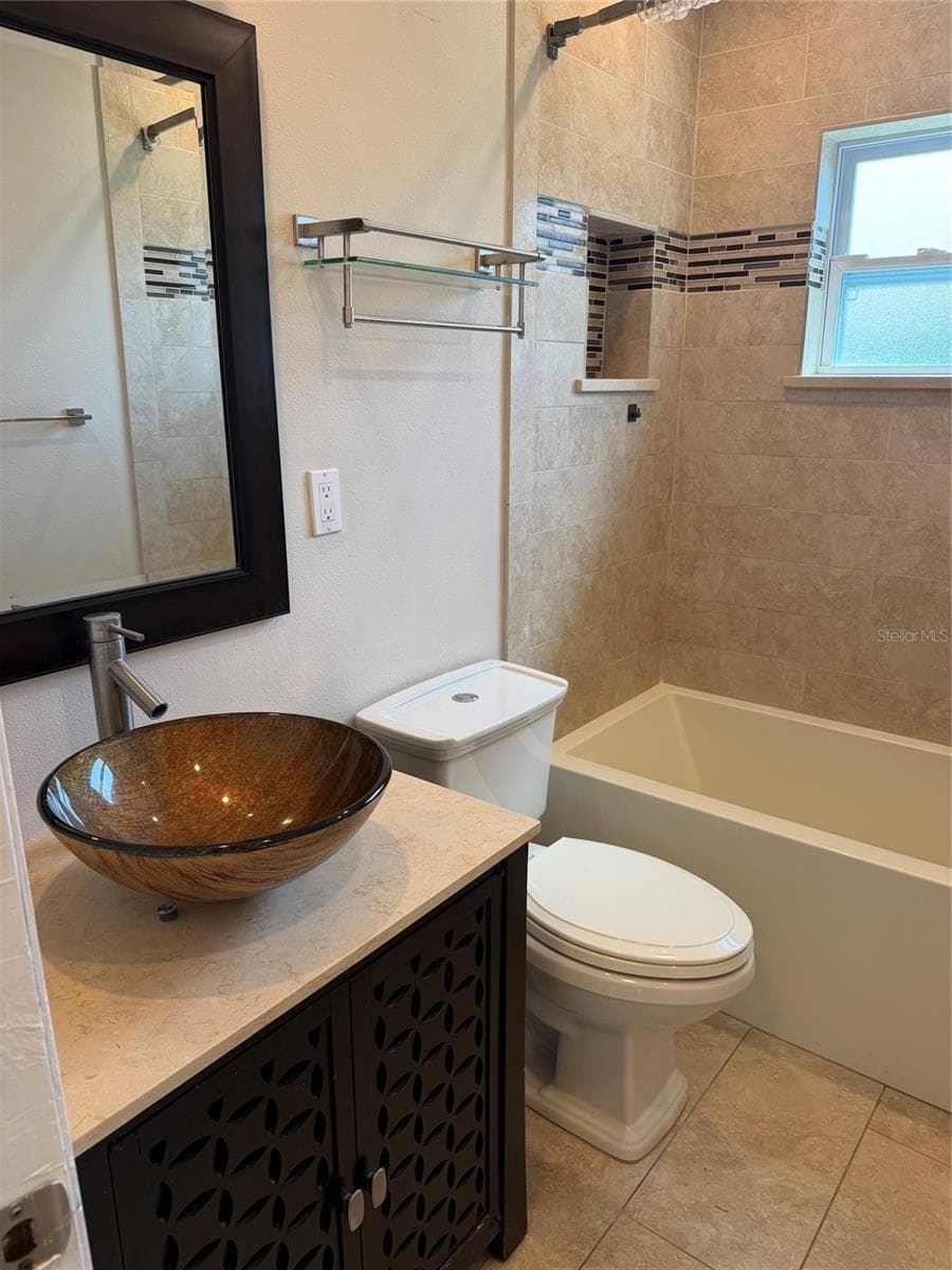 Single Family Residence at 2501 LESLEE LAKE DR N, ST PETERSBURG, photo 32 of 52