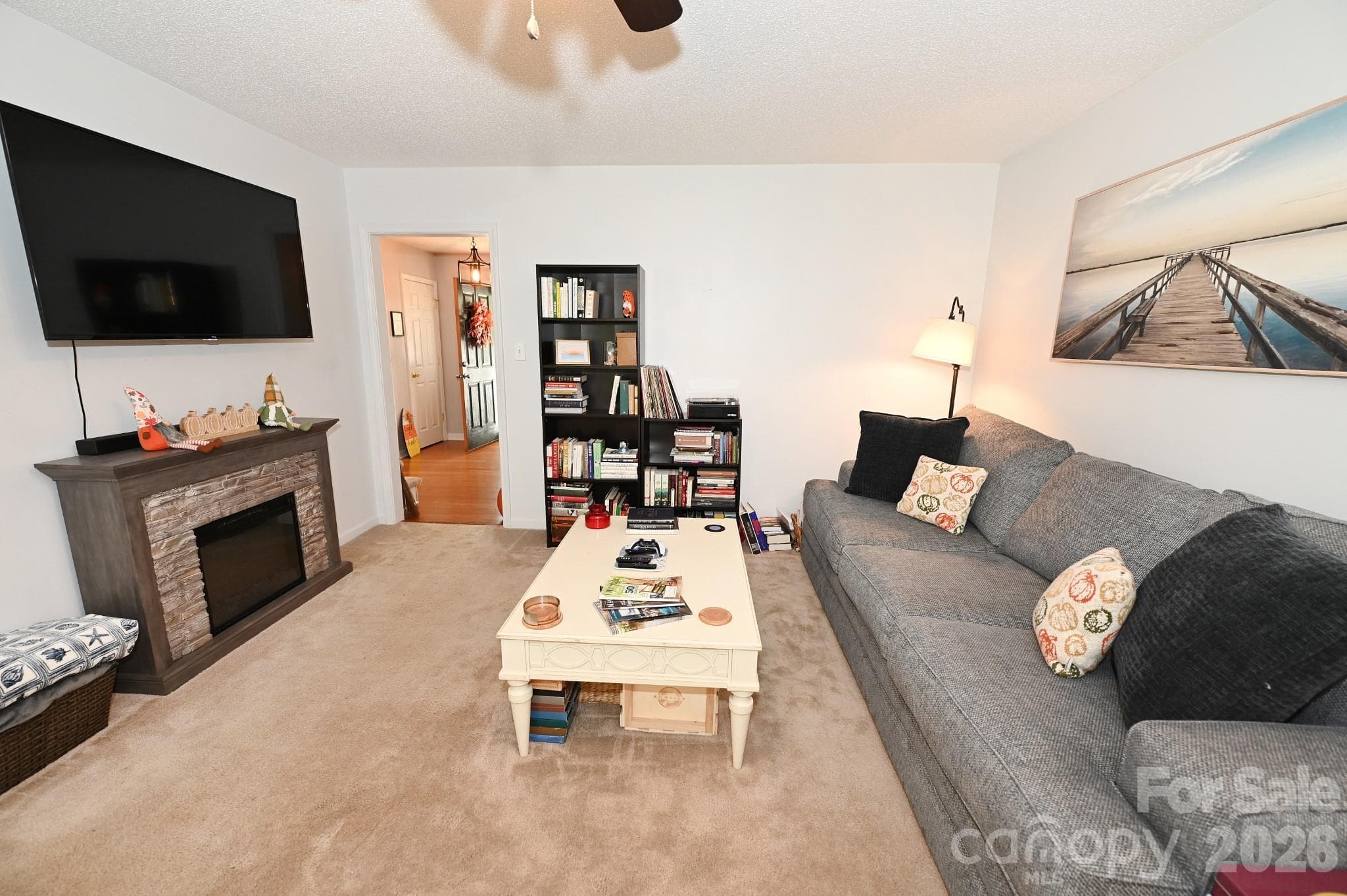Living room - 236 17th Avenue SE, Hickory