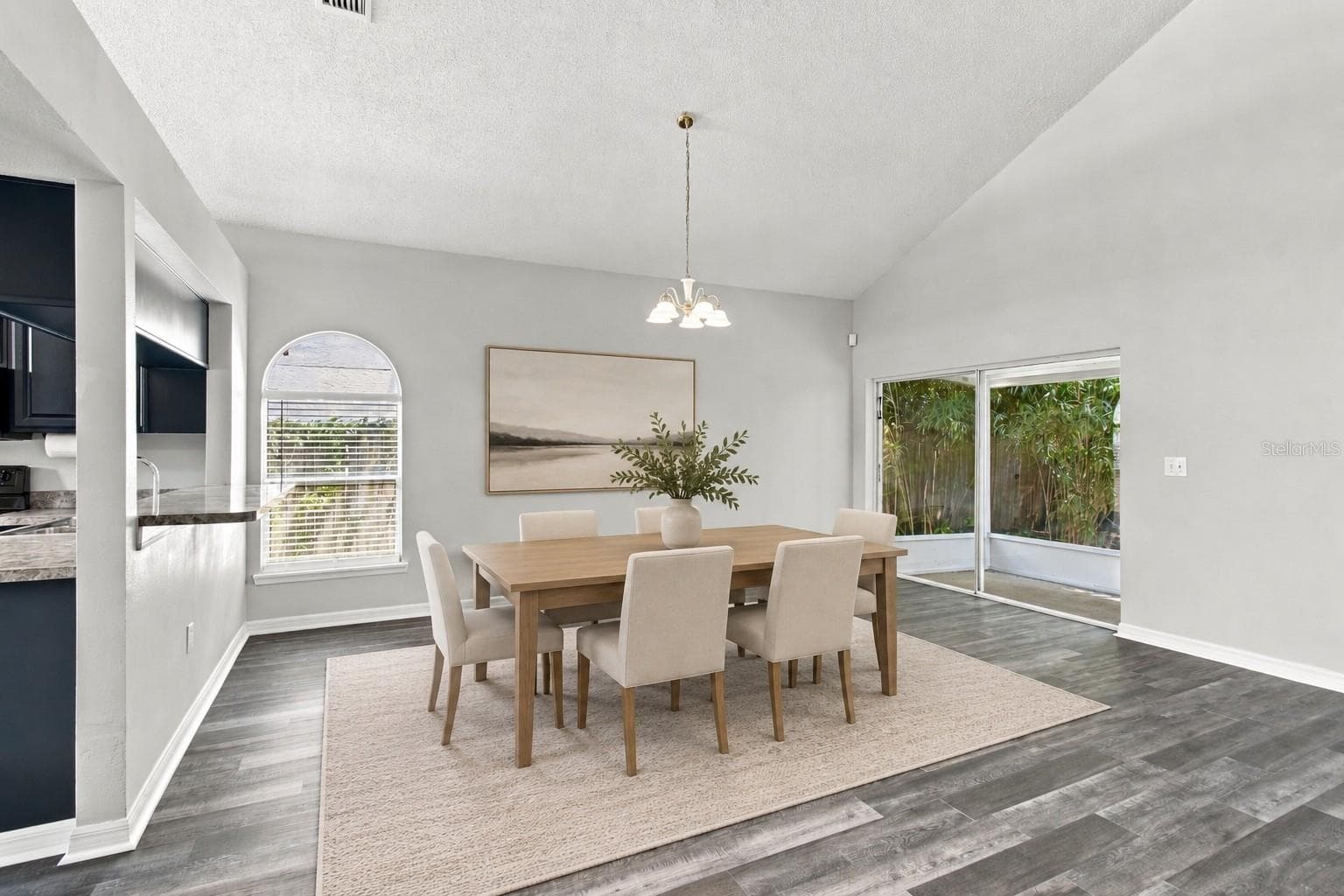 Virtual Staged Dining - 13417 BEECHBERRY DR, RIVERVIEW