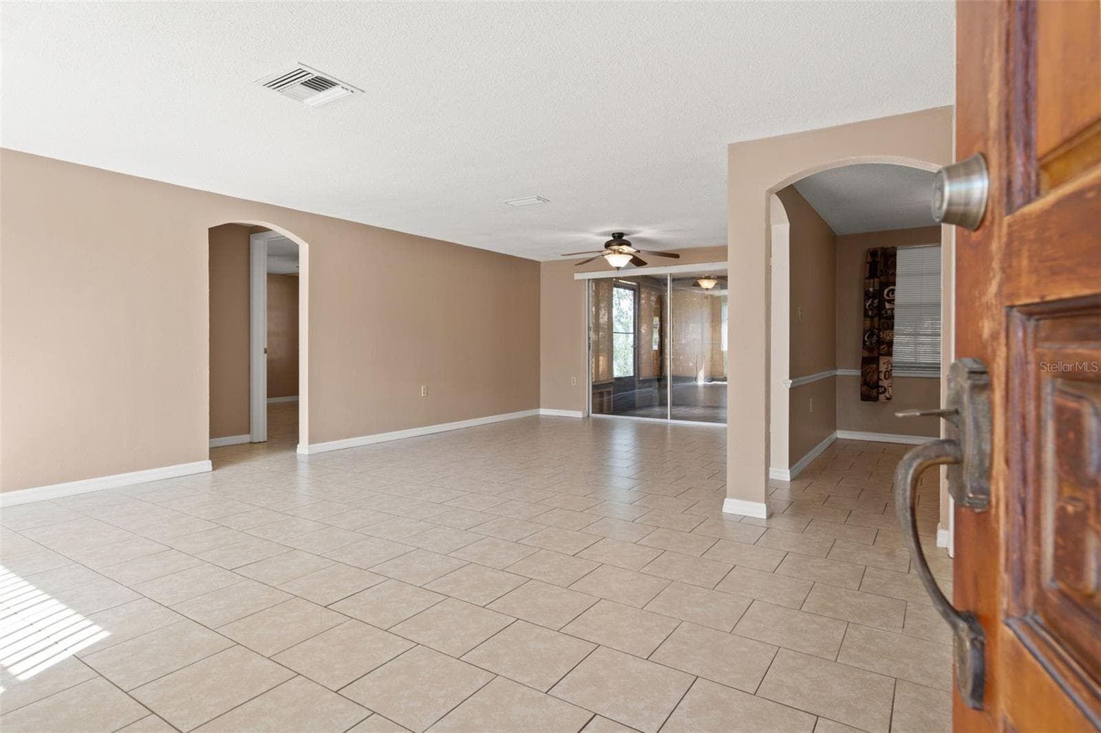 Single Family Residence at 9926 LAKESIDE LN, PORT RICHEY, photo 7 of 51