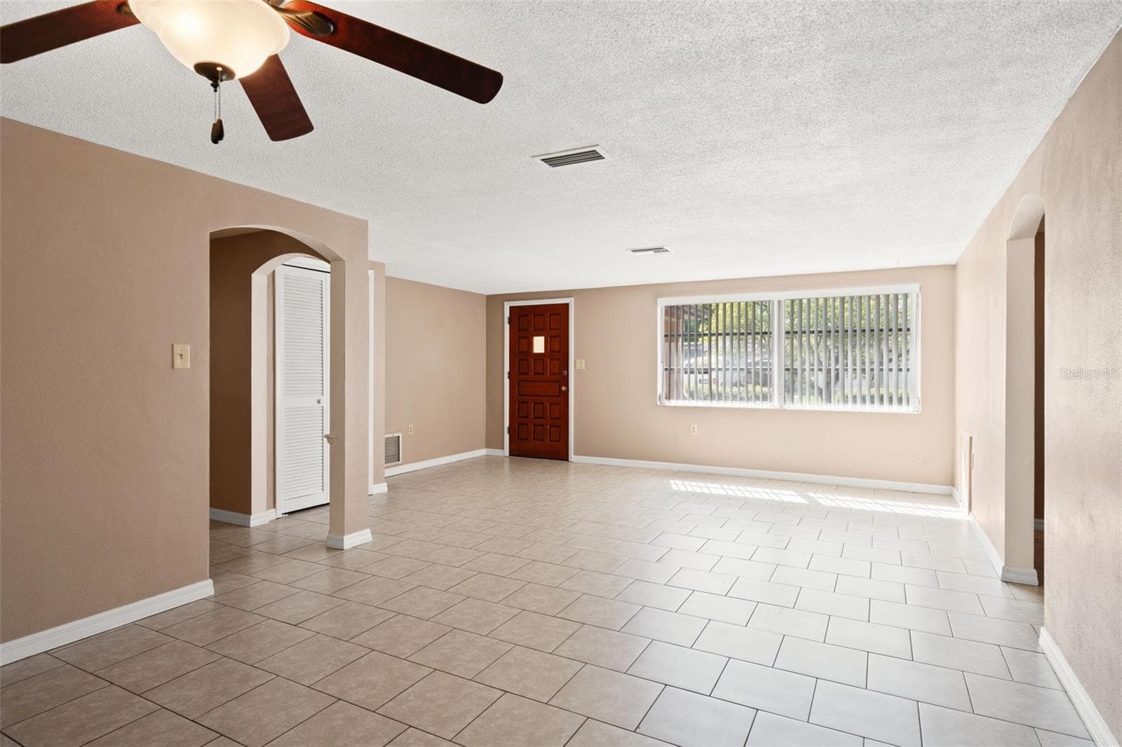 Single Family Residence at 9926 LAKESIDE LN, PORT RICHEY, photo 8 of 51