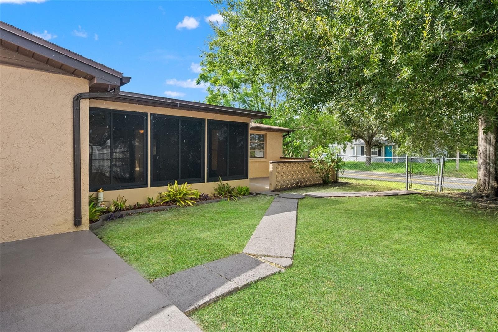 Single Family Residence at 9926 LAKESIDE LN, PORT RICHEY, photo 37 of 51