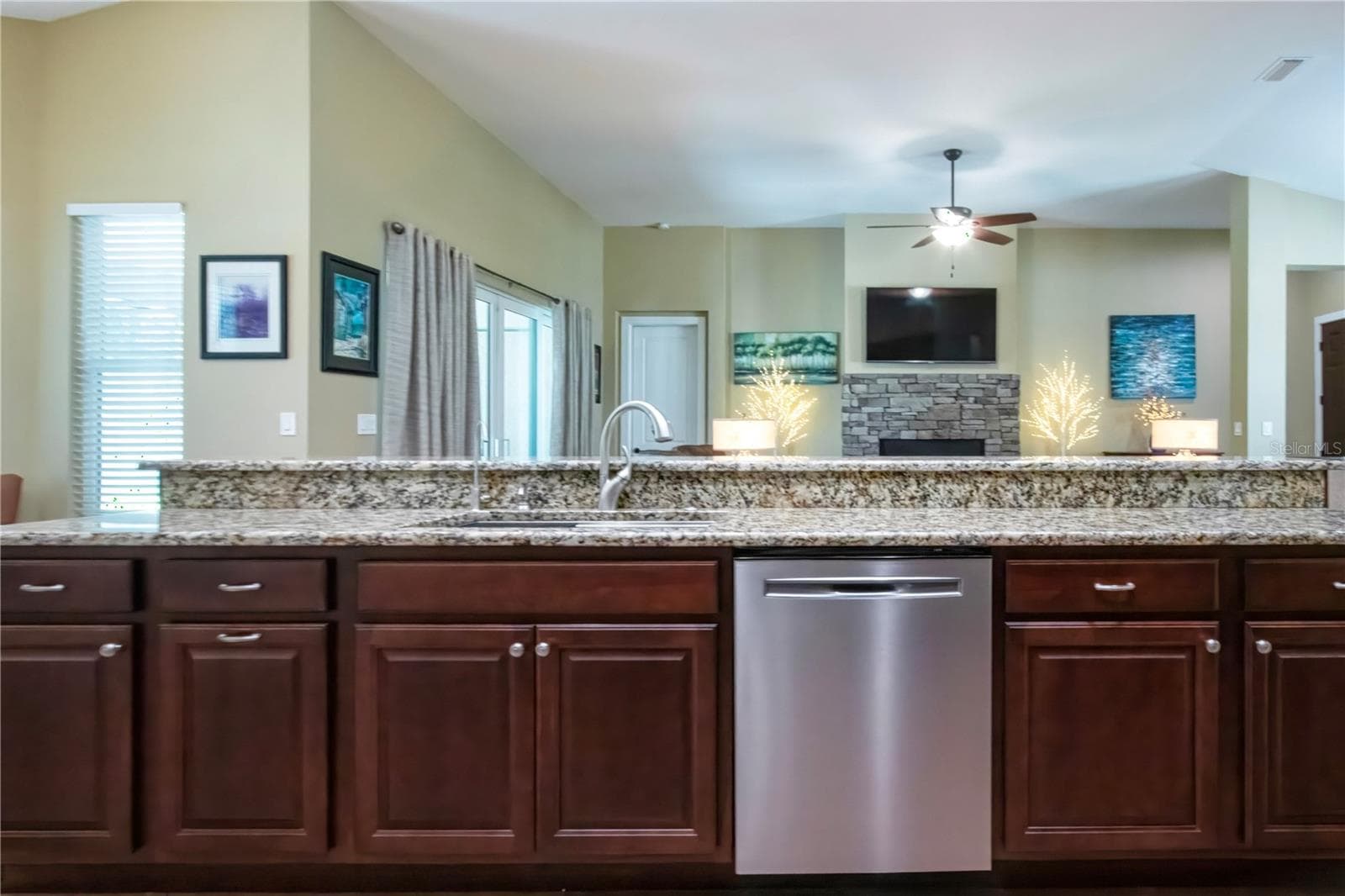 Single Family Residence at 1605 BUTCH CASSIDY TRL, WIMAUMA, photo 9 of 70