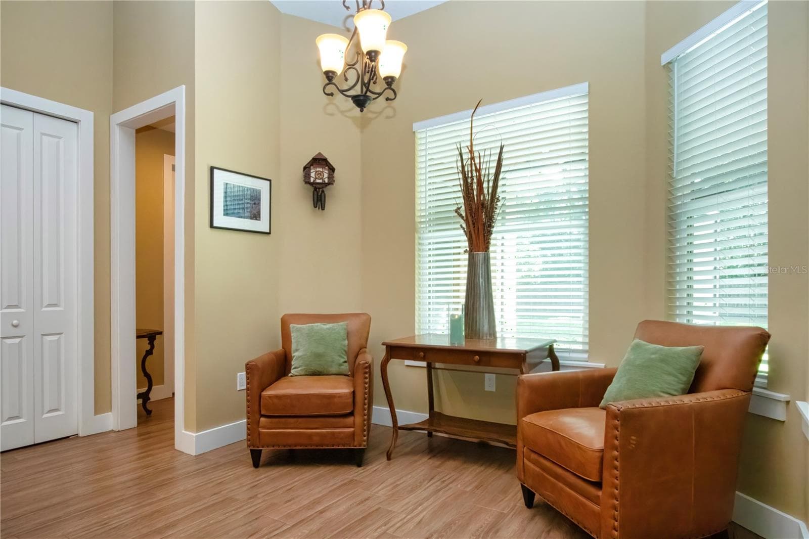 Breakfast nook/morning coffee - 1605 BUTCH CASSIDY TRL, WIMAUMA