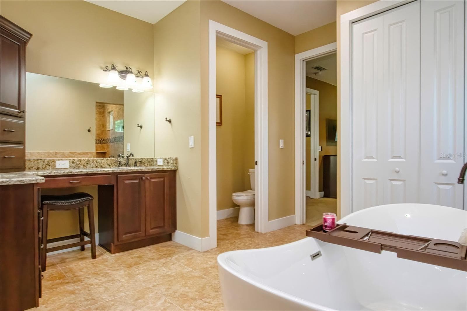 owners suite bath - 1605 BUTCH CASSIDY TRL, WIMAUMA