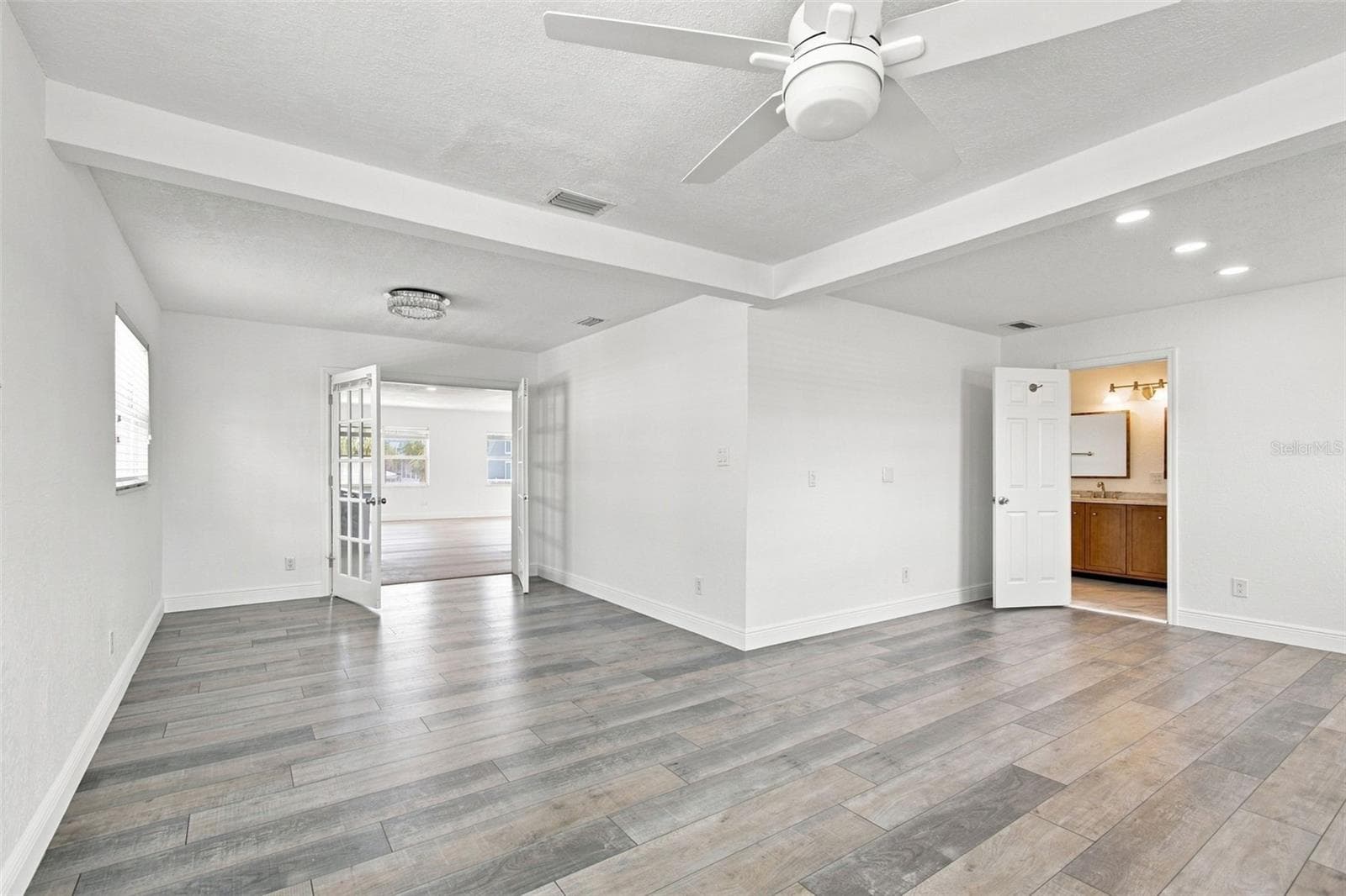 Single Family Residence at 112 16TH ST, BELLEAIR BEACH, photo 21 of 61