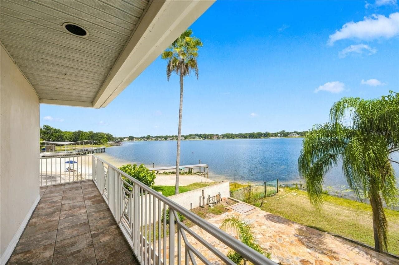 Single Family Residence at 11609 CARROLLWOOD DR, TAMPA, photo 10 of 96