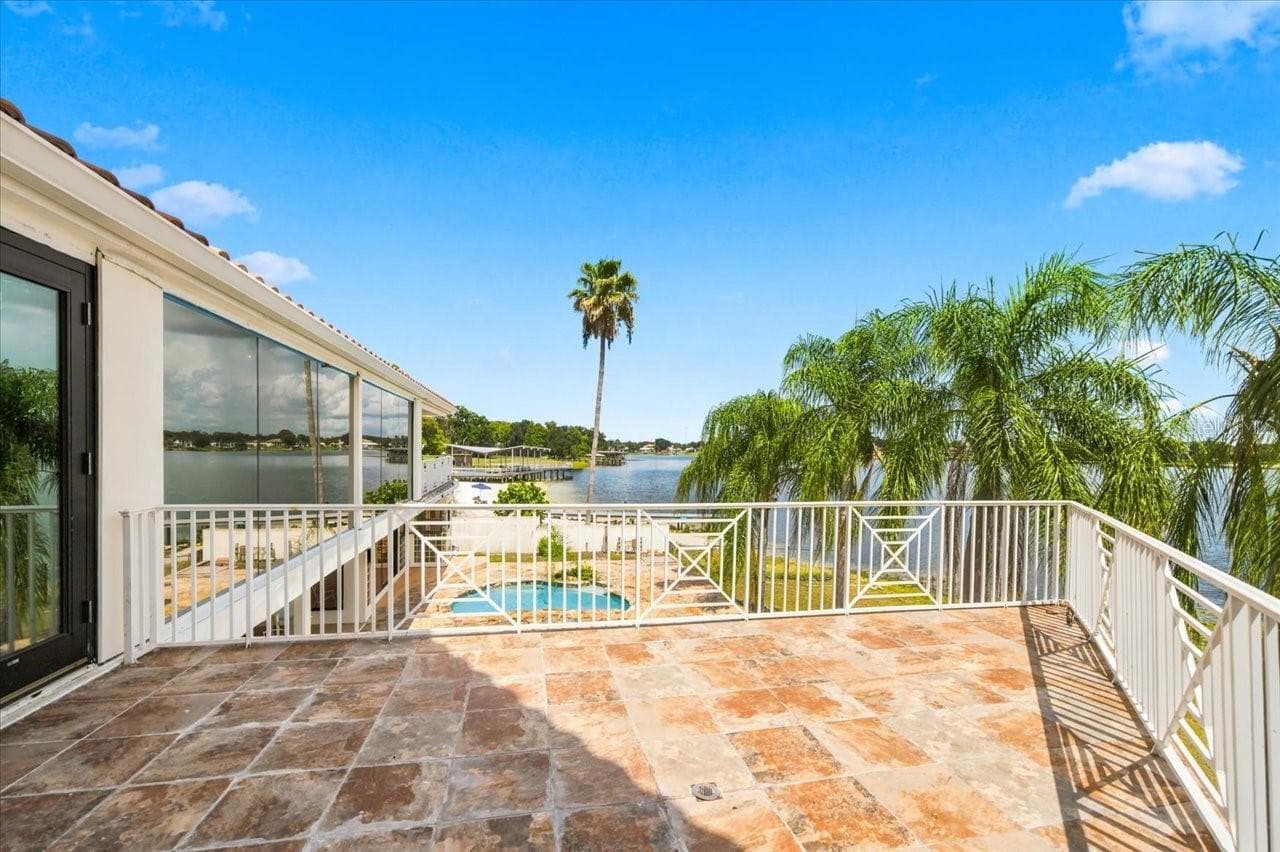 Single Family Residence at 11609 CARROLLWOOD DR, TAMPA, photo 17 of 96