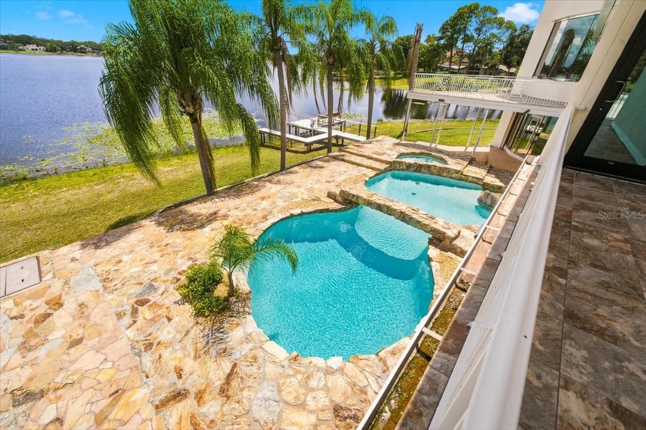 Single Family Residence at 11609 CARROLLWOOD DR, TAMPA, photo 18 of 96