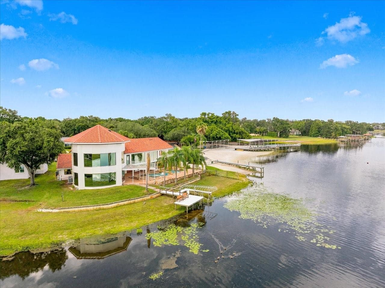 Single Family Residence at 11609 CARROLLWOOD DR, TAMPA, photo 21 of 96