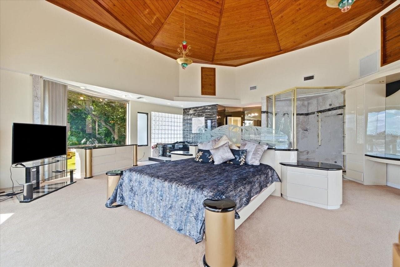 Single Family Residence at 11609 CARROLLWOOD DR, TAMPA, photo 54 of 96