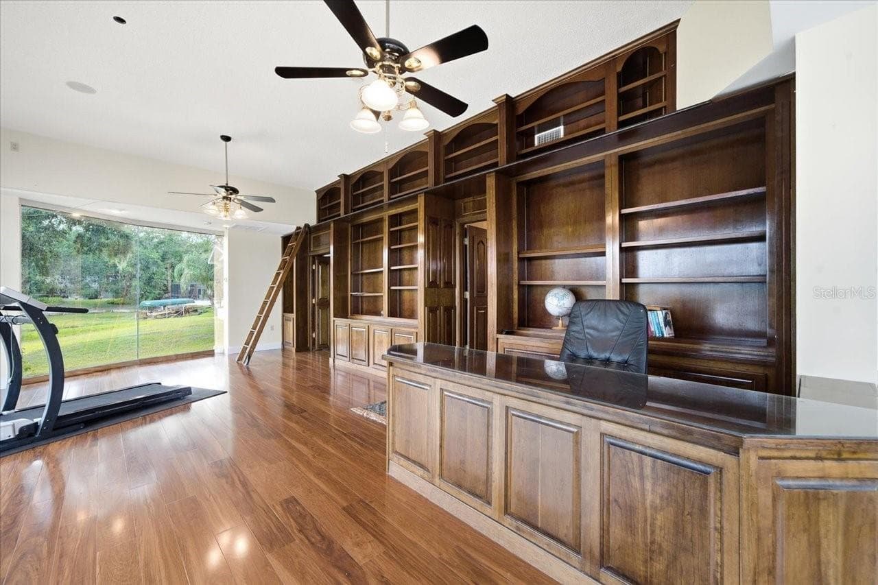 Single Family Residence at 11609 CARROLLWOOD DR, TAMPA, photo 64 of 96