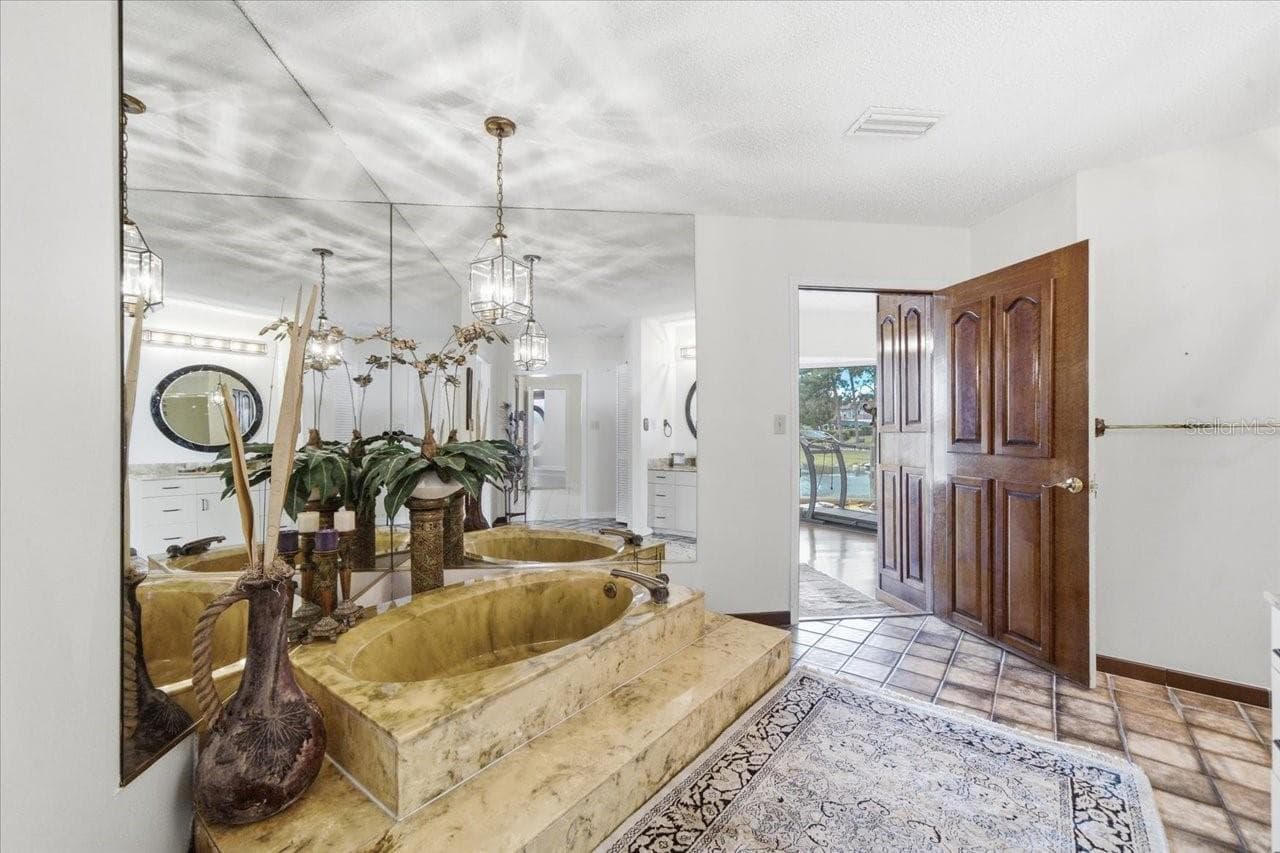 Single Family Residence at 11609 CARROLLWOOD DR, TAMPA, photo 66 of 96