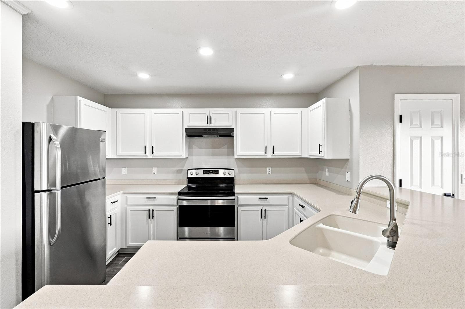 Townhouse at 2591 AVENTURINE ST, KISSIMMEE, photo 12 of 35