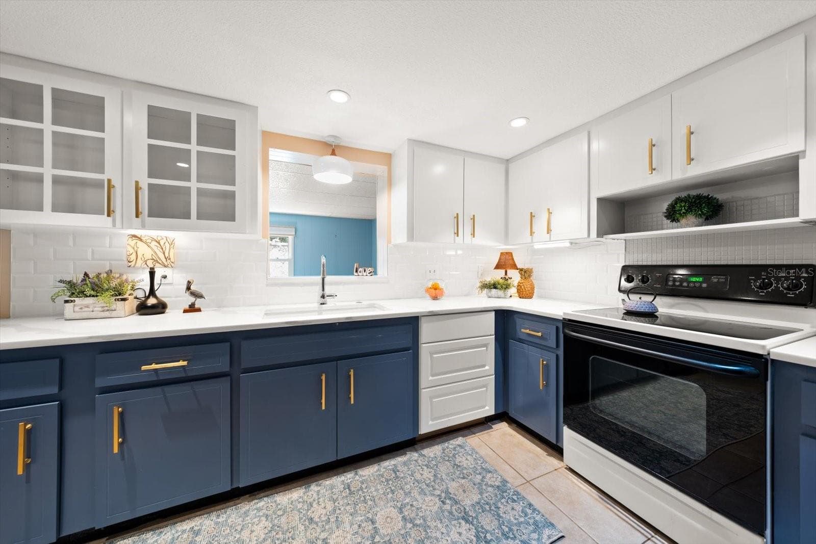 Kitchen with lots of cabinets - 403 MINDY DR #403, LARGO