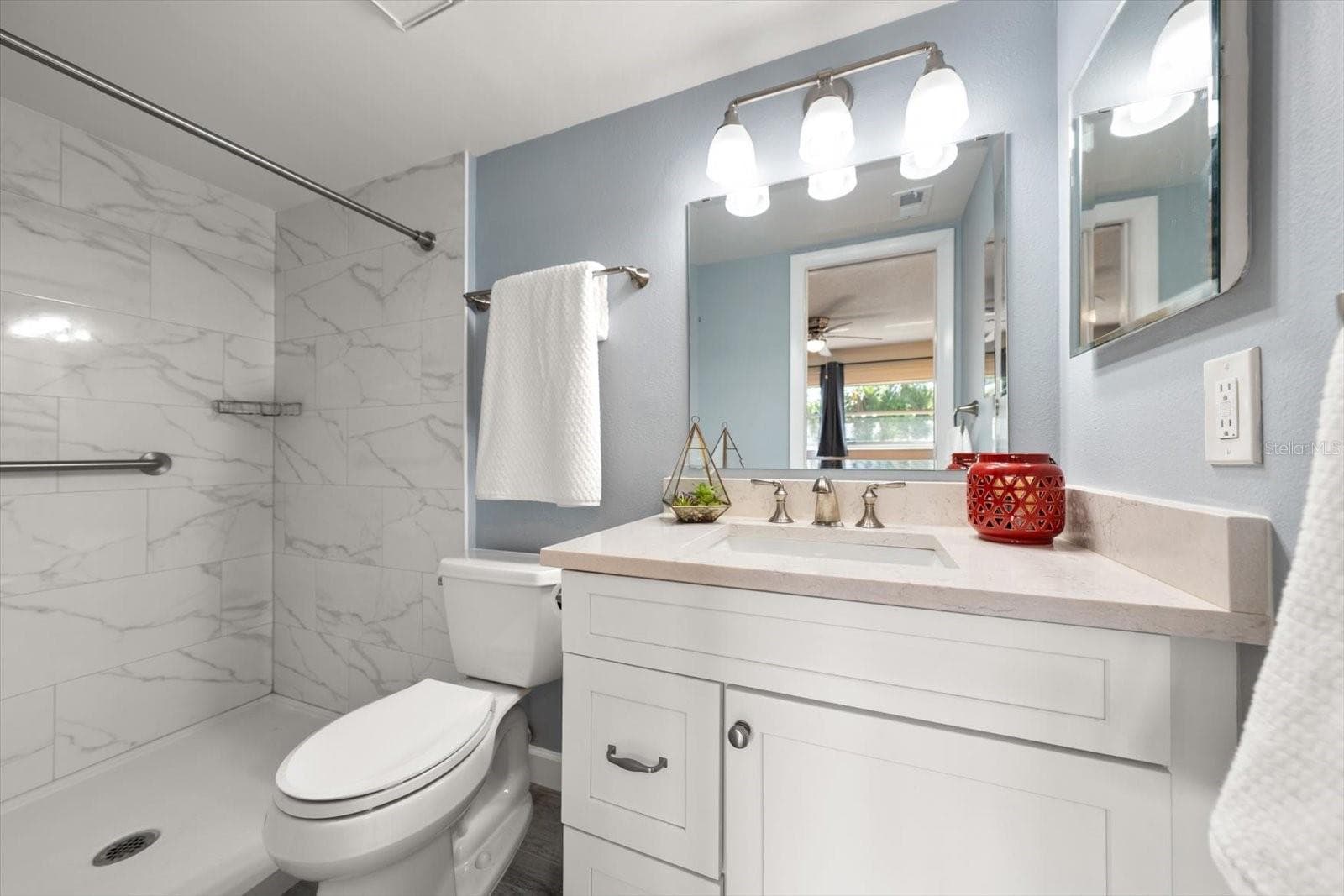Primary En Suite bath - 403 MINDY DR #403, LARGO