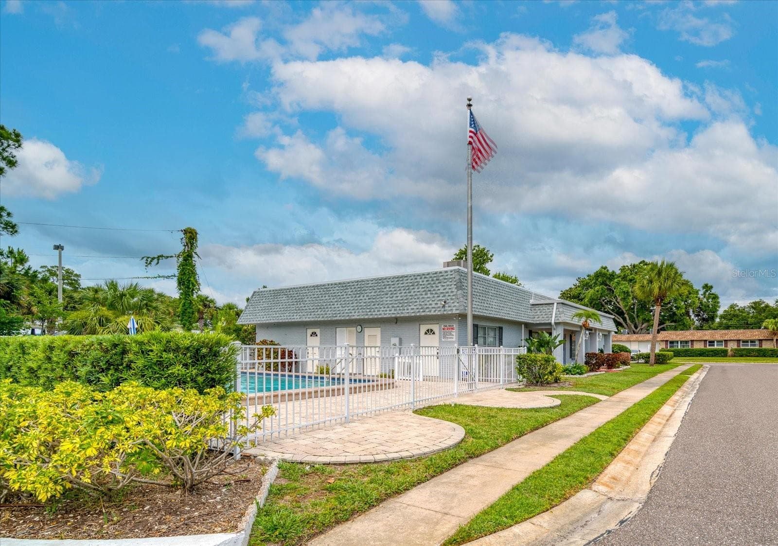 Pool and Clubhouse - 403 MINDY DR #403, LARGO