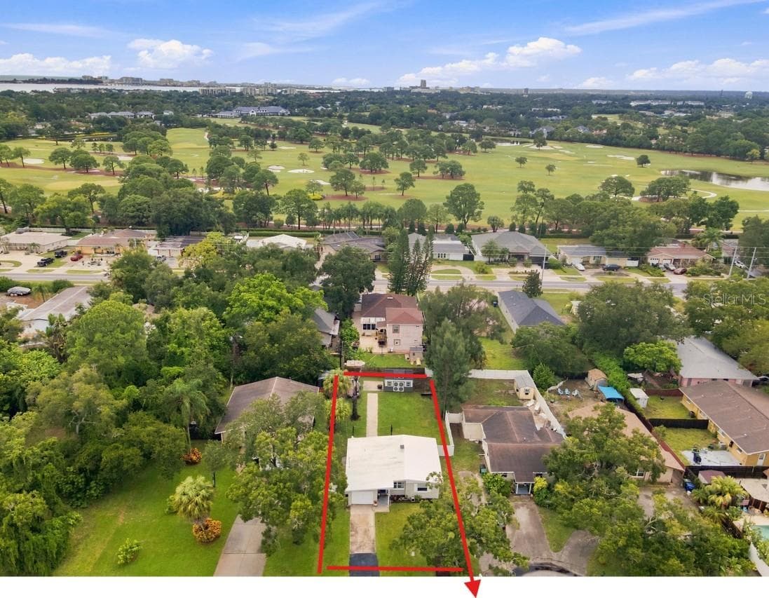 A 2 minute drive to The Pelican Golf Club - 1773 EZELLE AVE, LARGO
