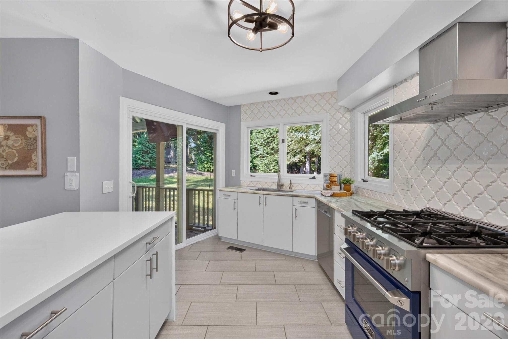 Single Family Residence at 4418 Horseshoe Bend, Matthews, photo 10 of 41