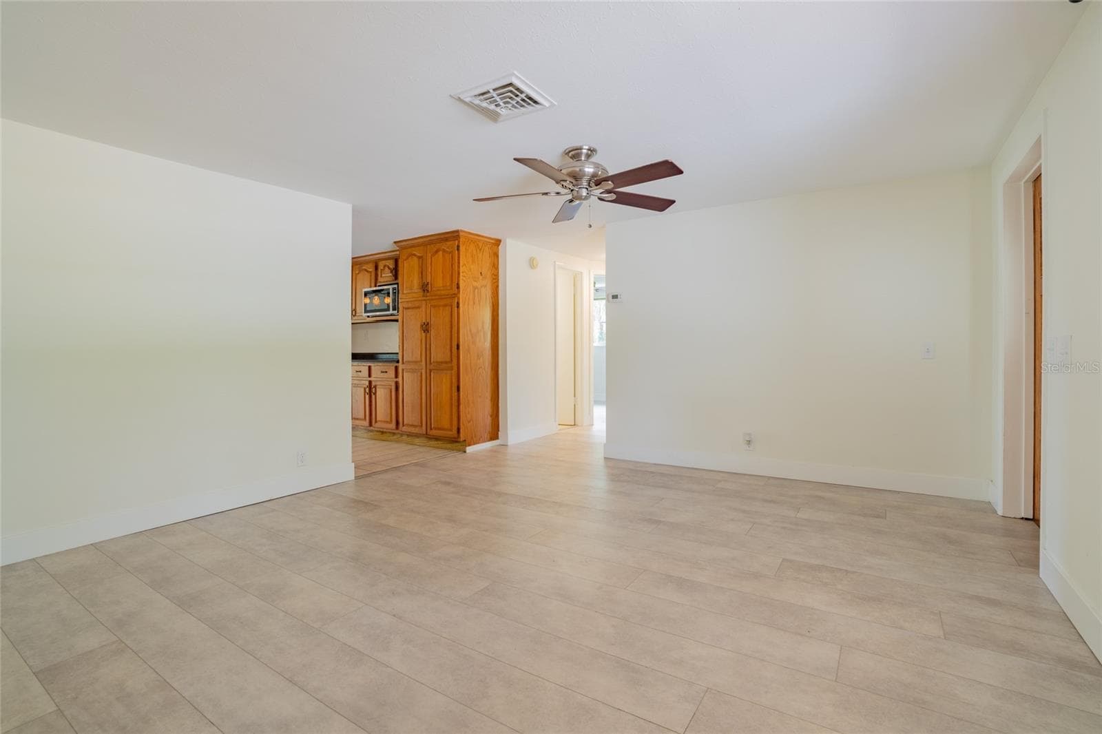 Single Family Residence at 605 BARNES PKWY, NOKOMIS, photo 11 of 50