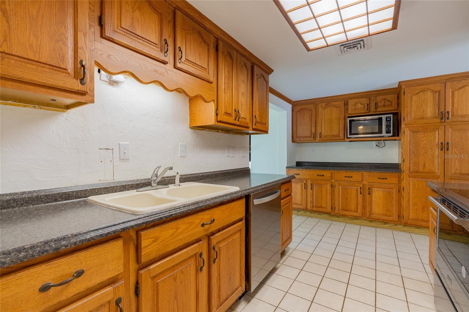 Single Family Residence at 605 BARNES PKWY, NOKOMIS, photo 16 of 50