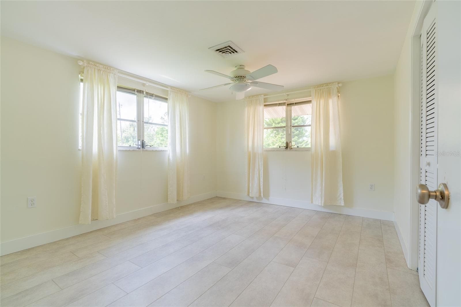 Single Family Residence at 605 BARNES PKWY, NOKOMIS, photo 28 of 50