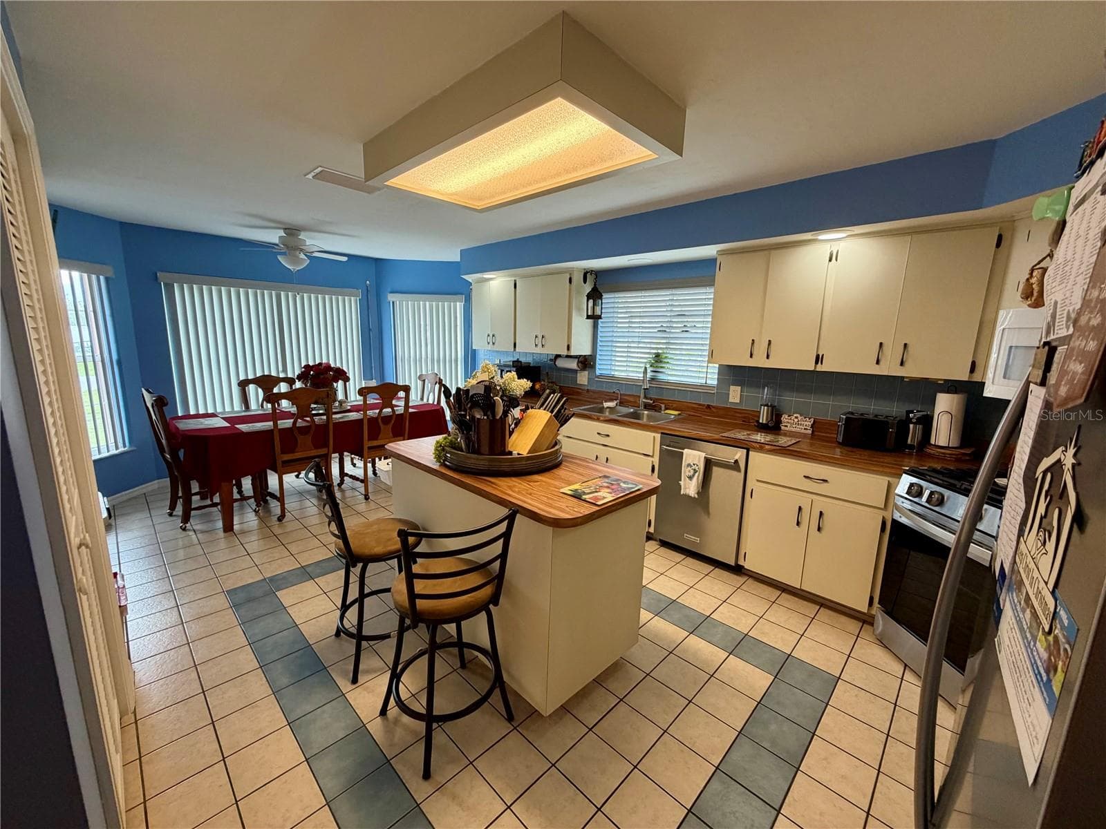 Single Family Residence at 3909 N PASSION FLOWER WAY, BEVERLY HILLS, photo 6 of 63