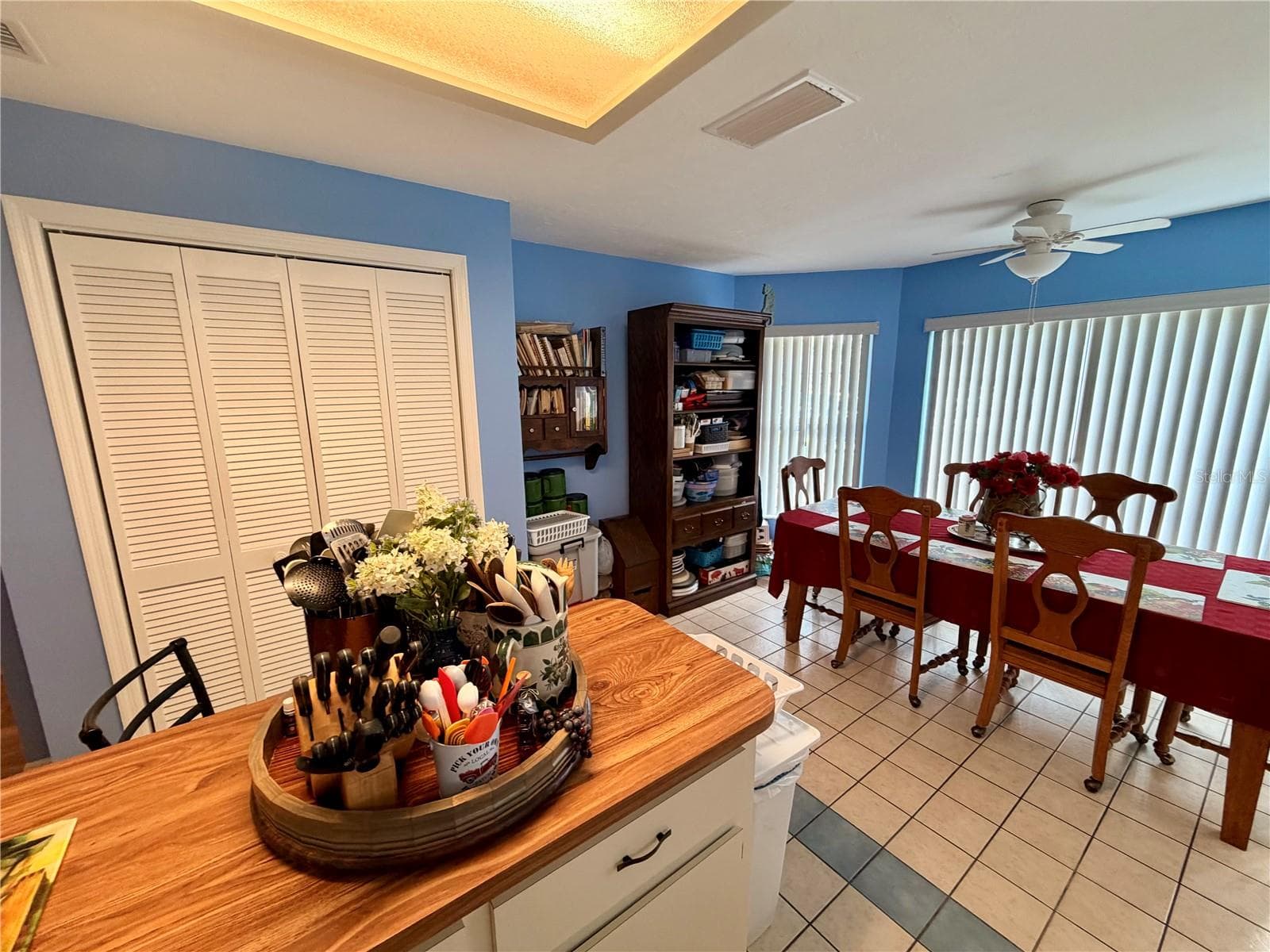 Single Family Residence at 3909 N PASSION FLOWER WAY, BEVERLY HILLS, photo 10 of 63
