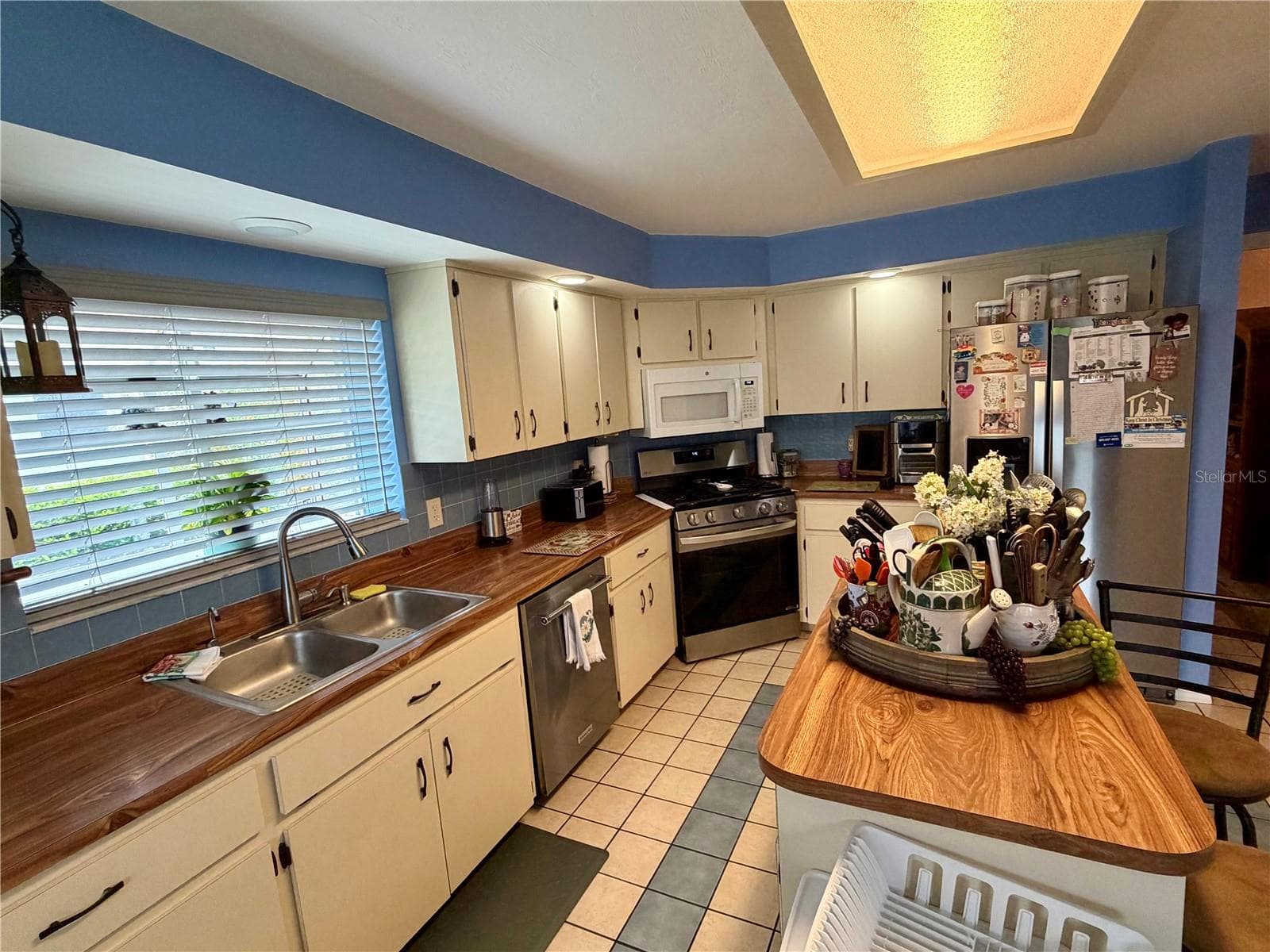 Single Family Residence at 3909 N PASSION FLOWER WAY, BEVERLY HILLS, photo 13 of 63