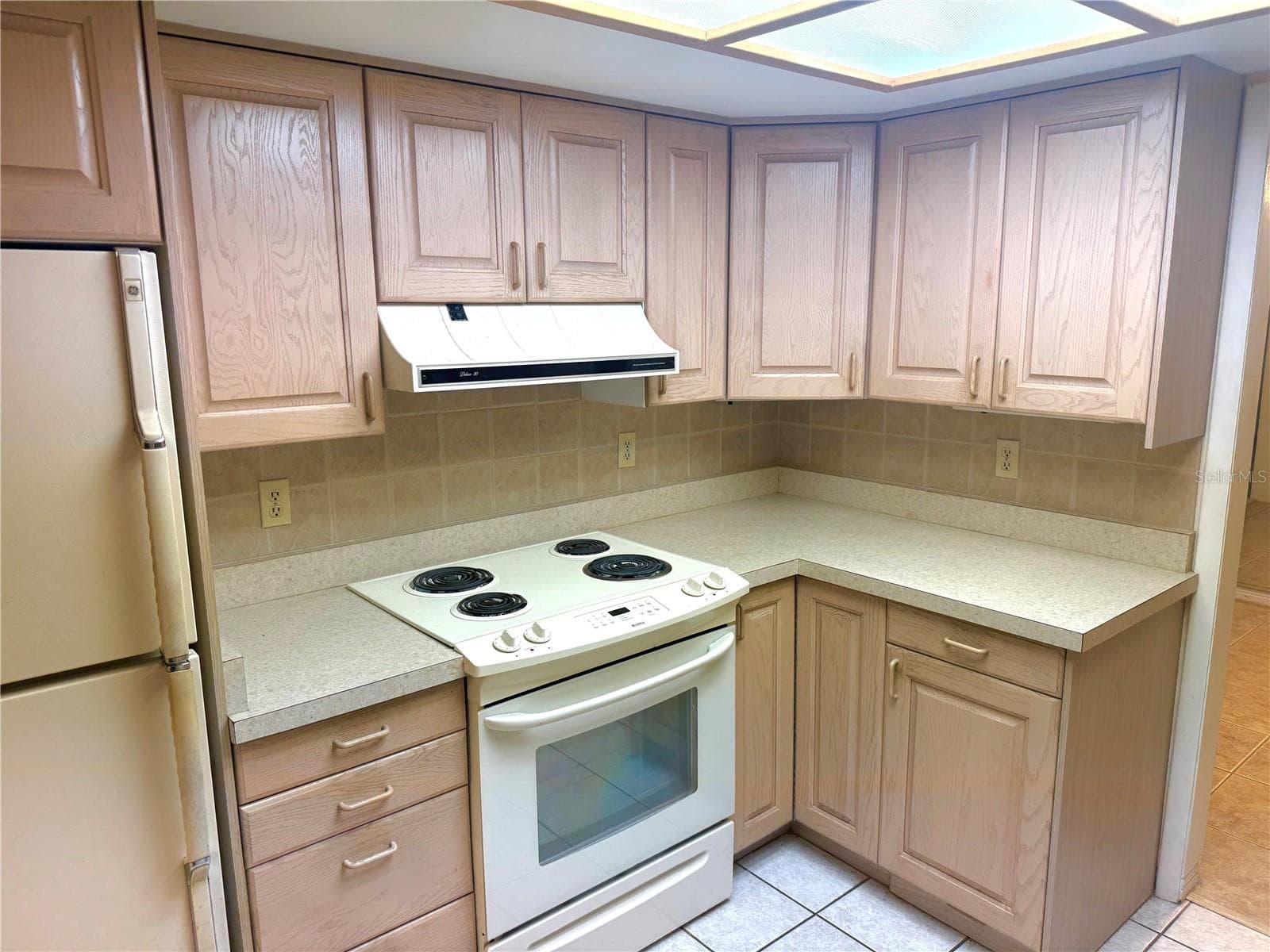 Single Family Residence at 14245 93RD AVE, SEMINOLE, photo 9 of 30