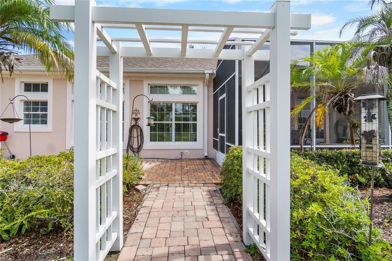 The lanai has lots of room for relaxing and entertainment - 82 LAGARE ST, PALM COAST