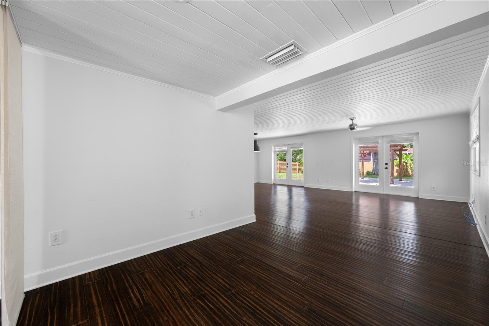 Single Family Residence at 2121 W FARWELL DR, TAMPA, photo 8 of 36