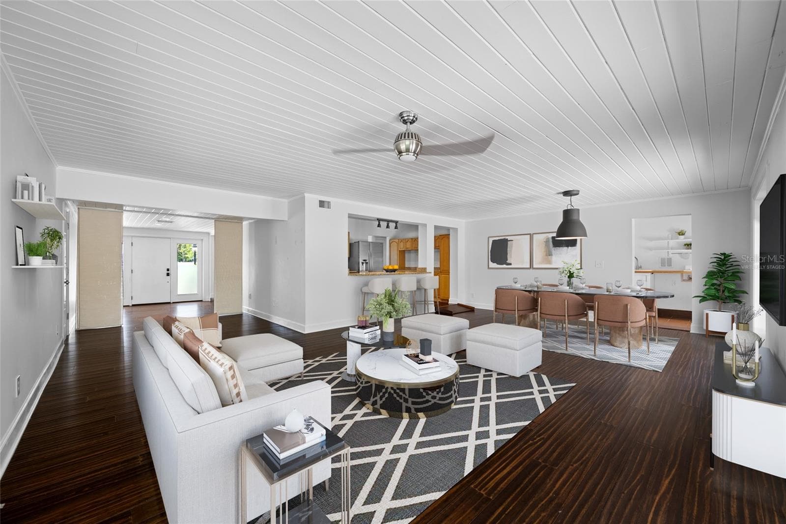 Great room-virtually staged - 2121 W FARWELL DR, TAMPA