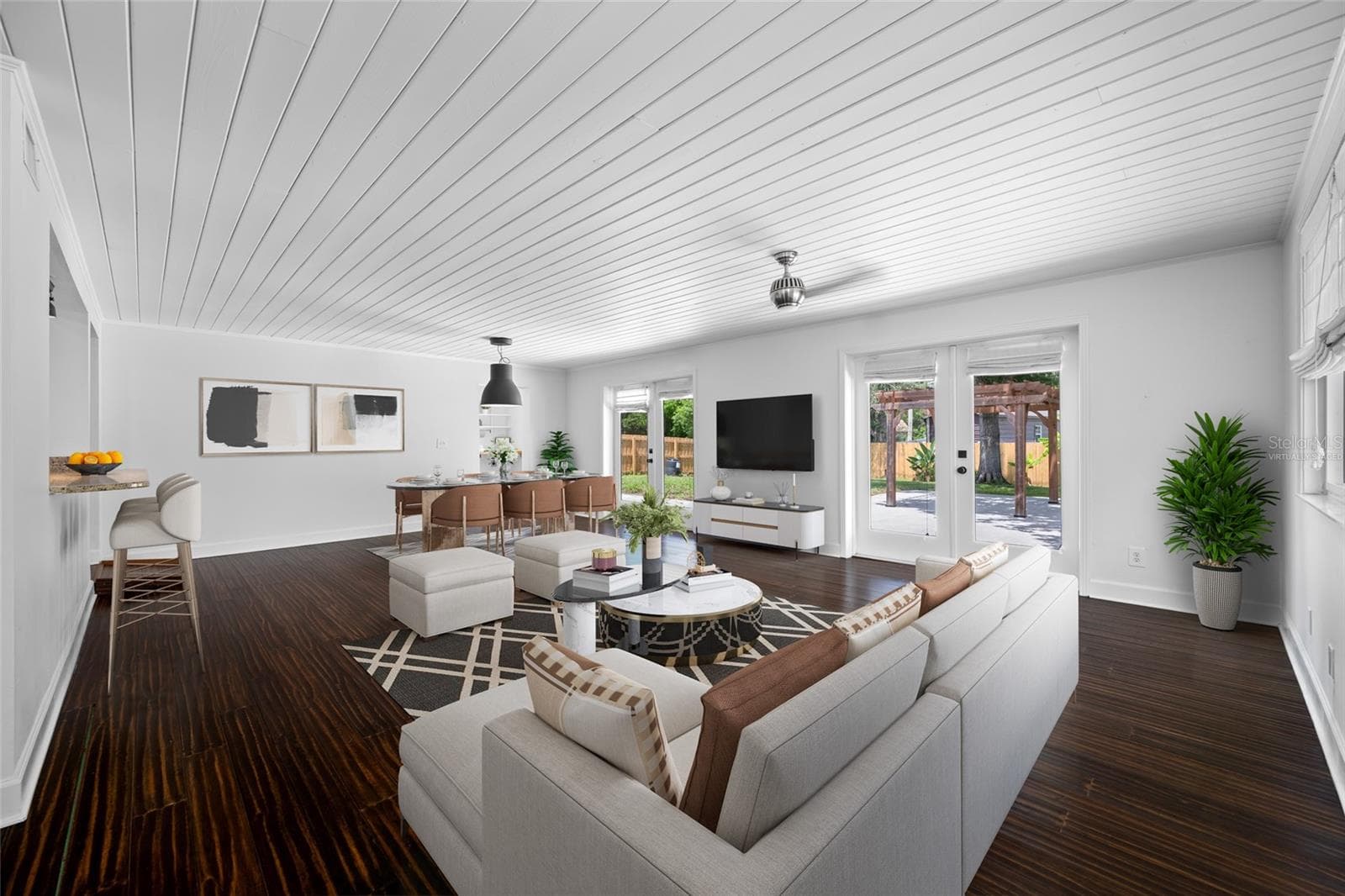 Great room-virtually staged - 2121 W FARWELL DR, TAMPA