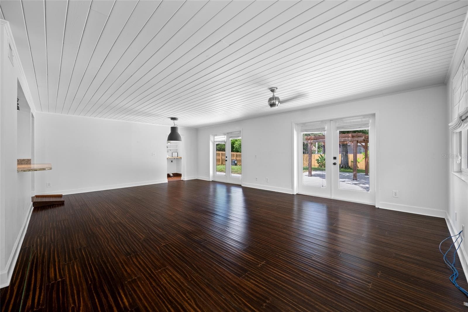 Single Family Residence at 2121 W FARWELL DR, TAMPA, photo 12 of 36