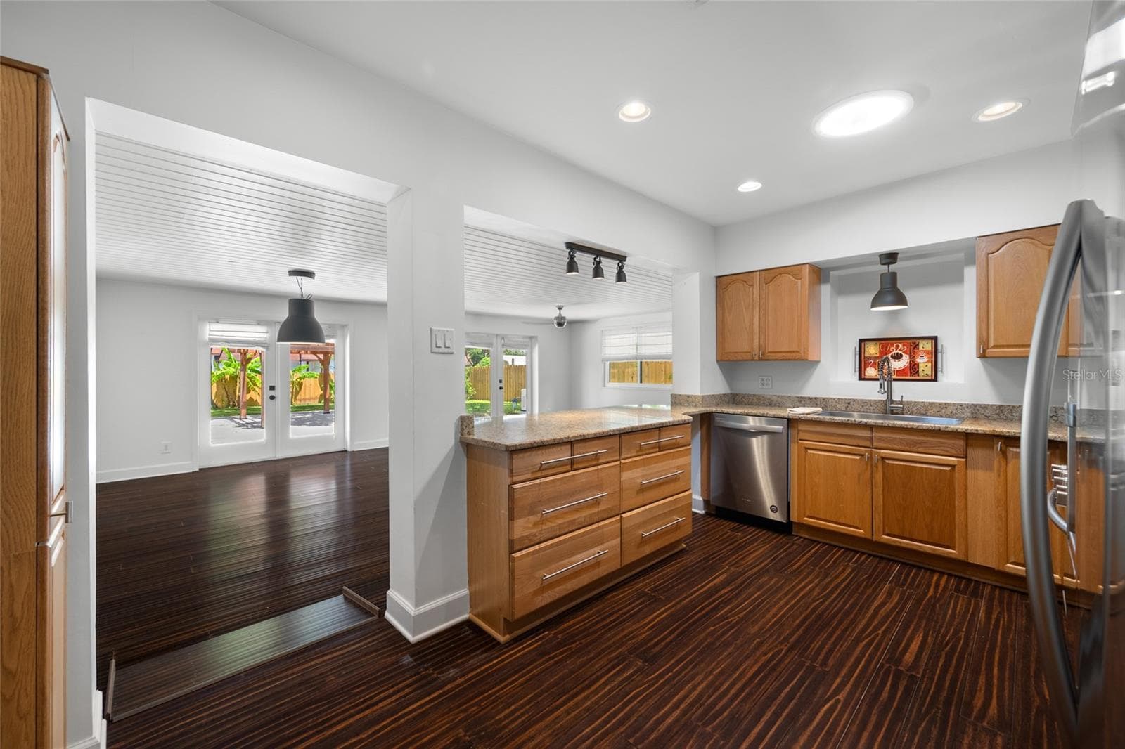 Single Family Residence at 2121 W FARWELL DR, TAMPA, photo 13 of 36