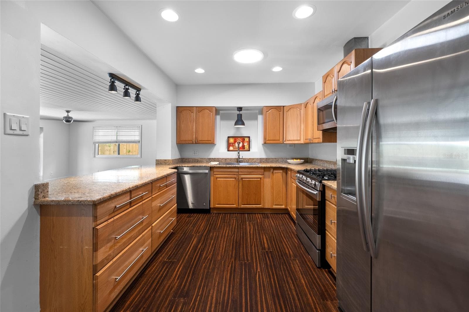 Single Family Residence at 2121 W FARWELL DR, TAMPA, photo 14 of 36
