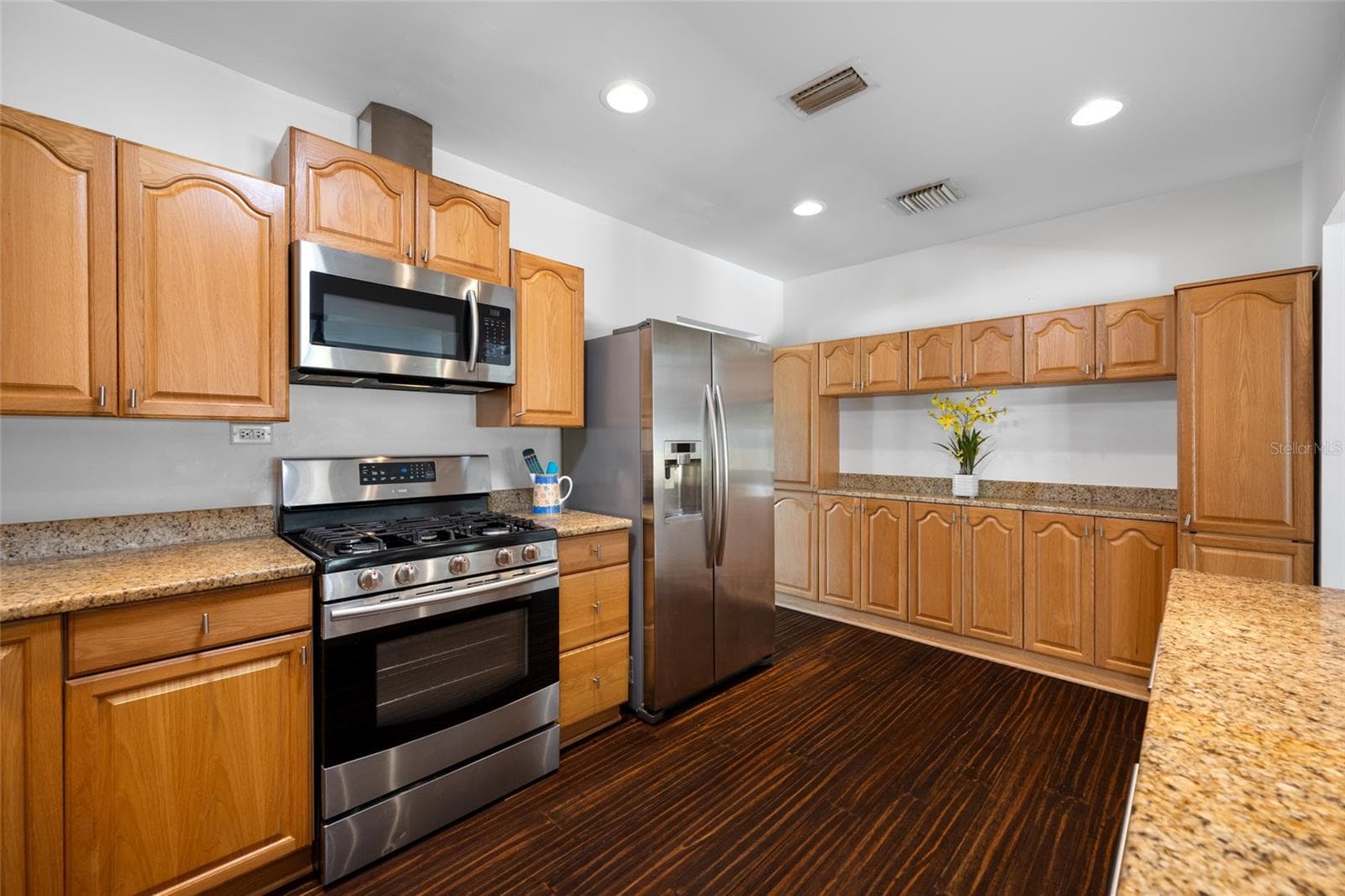 Single Family Residence at 2121 W FARWELL DR, TAMPA, photo 15 of 36