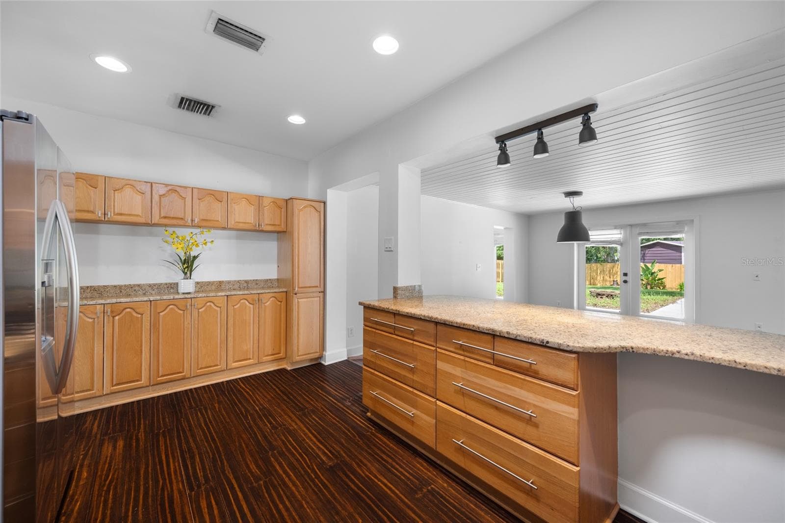 Single Family Residence at 2121 W FARWELL DR, TAMPA, photo 16 of 36