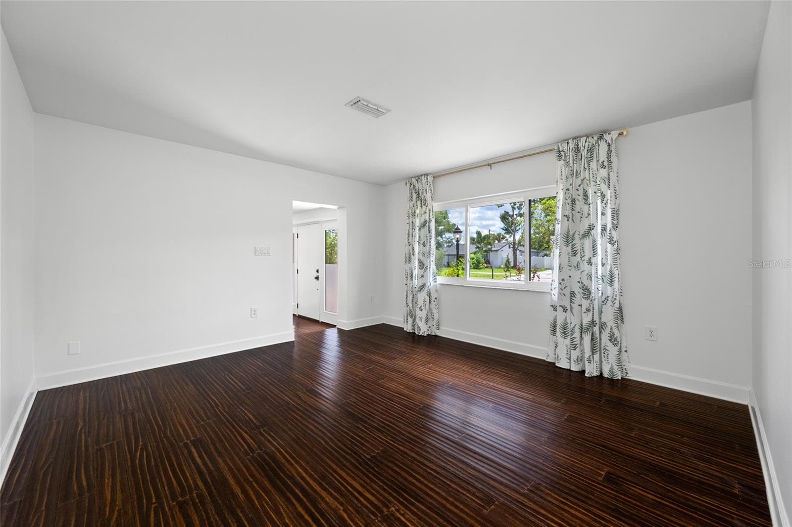 Single Family Residence at 2121 W FARWELL DR, TAMPA, photo 19 of 36