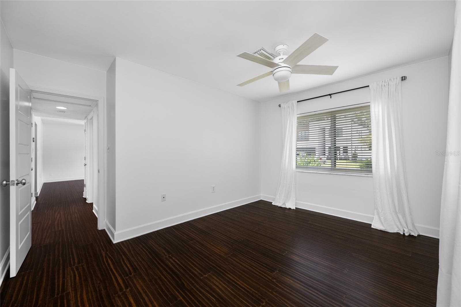 Single Family Residence at 2121 W FARWELL DR, TAMPA, photo 25 of 36