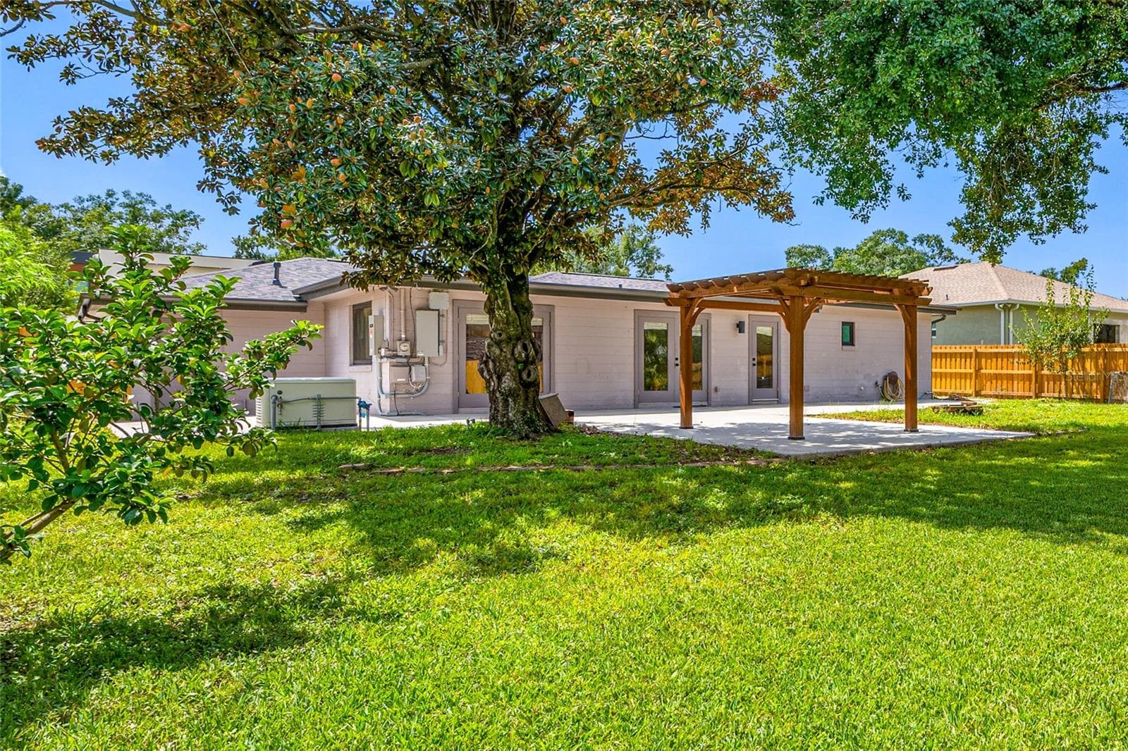 Single Family Residence at 2121 W FARWELL DR, TAMPA, photo 34 of 36