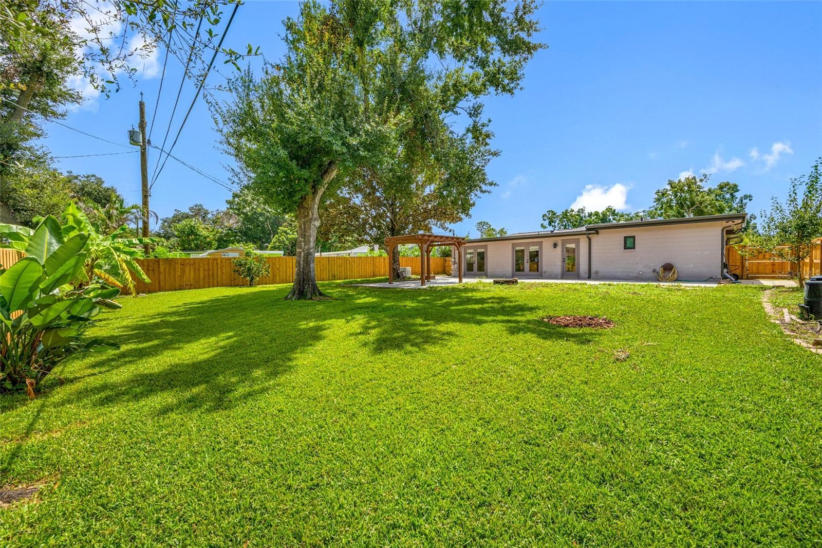 Single Family Residence at 2121 W FARWELL DR, TAMPA, photo 35 of 36