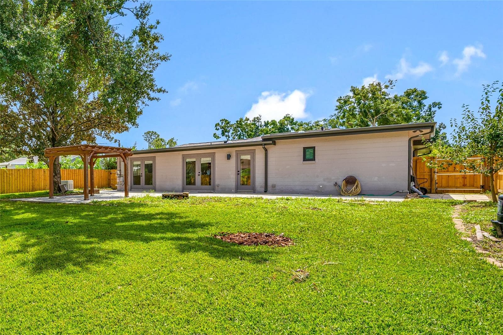 Single Family Residence at 2121 W FARWELL DR, TAMPA, photo 36 of 36