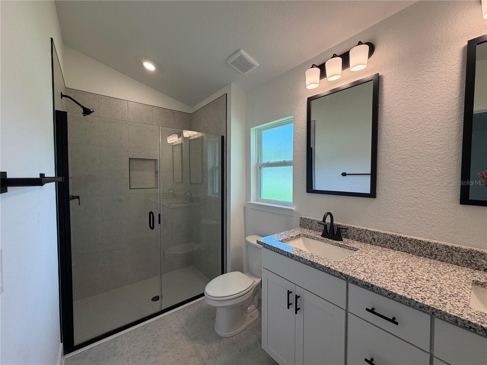 Master bath. - 16253 SE 83RD CT, SUMMERFIELD