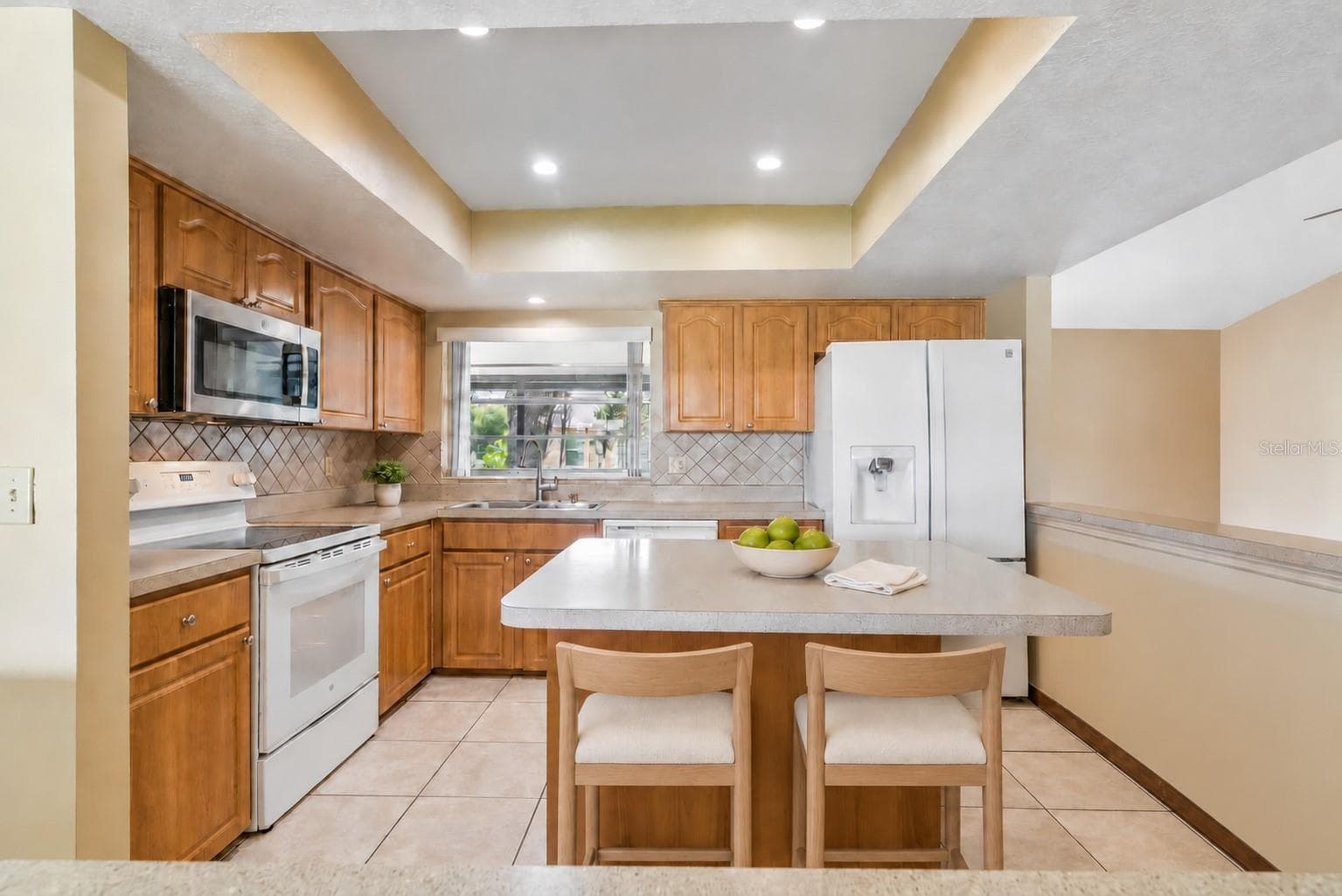Single Family Residence at 2402 WOODWAY DR, ORLANDO, photo 8 of 41