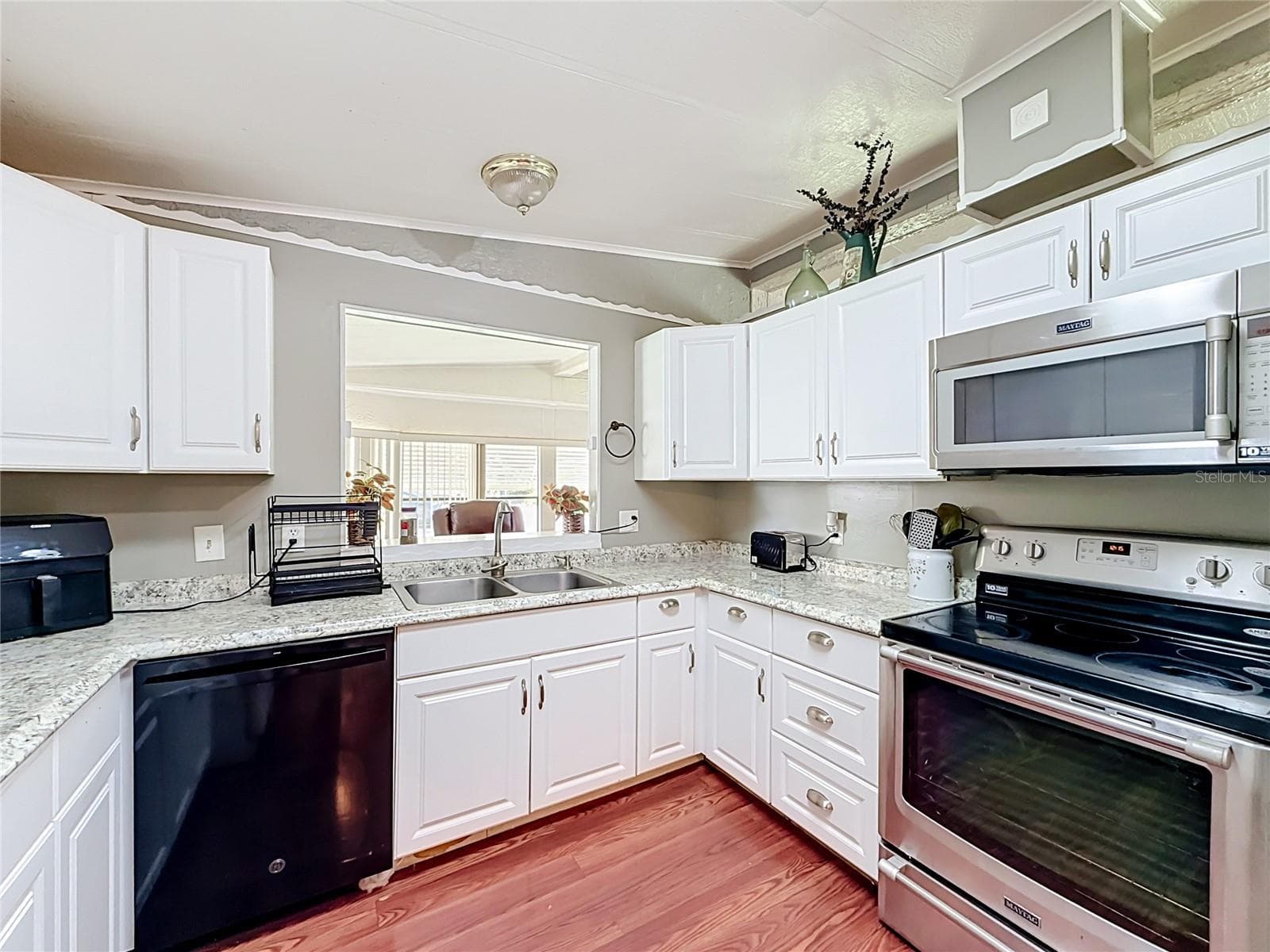Kitchen appliances - 1157 CAPELLA DR, TAVARES